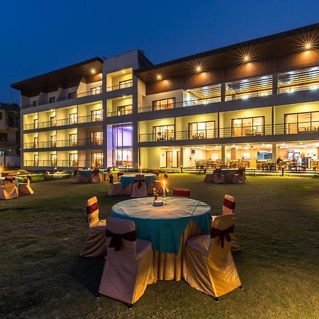 Park Safari Resort Саураха Экстерьер фото